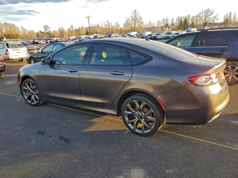 Фото 2 - CHRYSLER 200