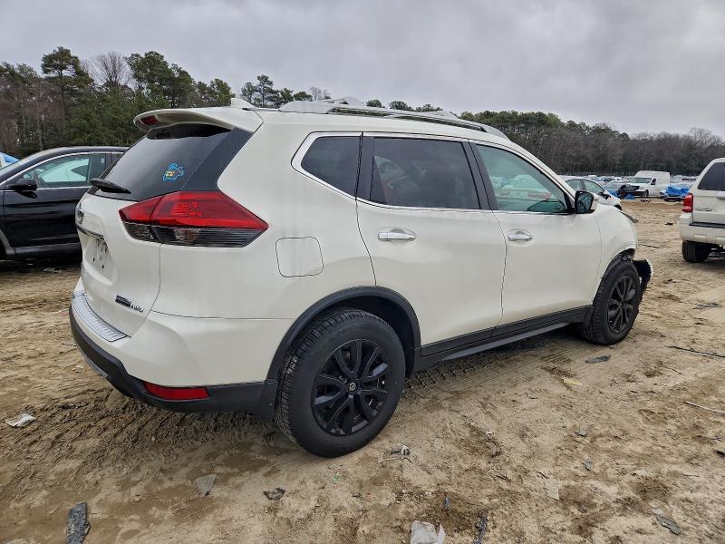 Фото 3 - NISSAN ROGUE