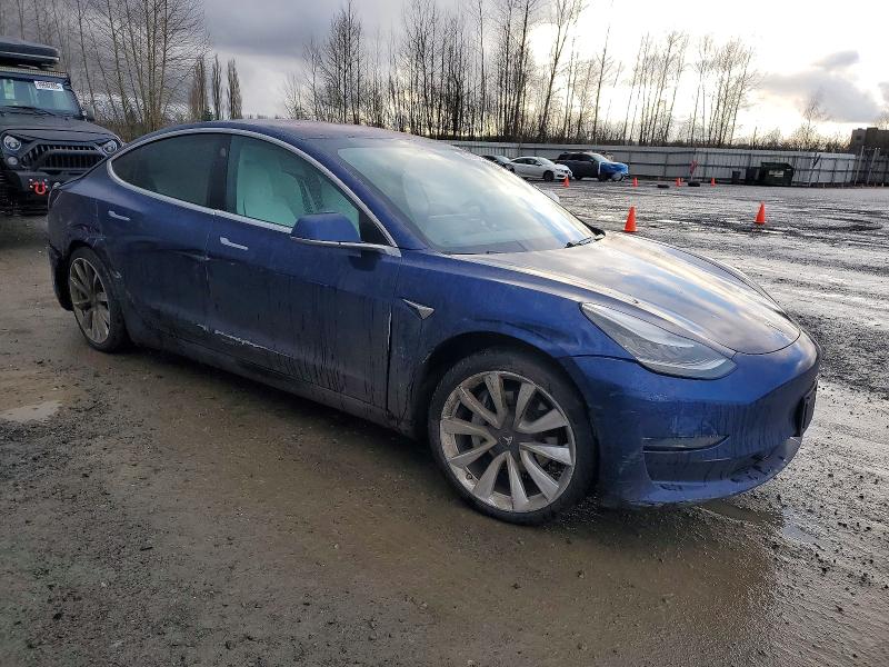 Фото 4 - TESLA MODEL 3