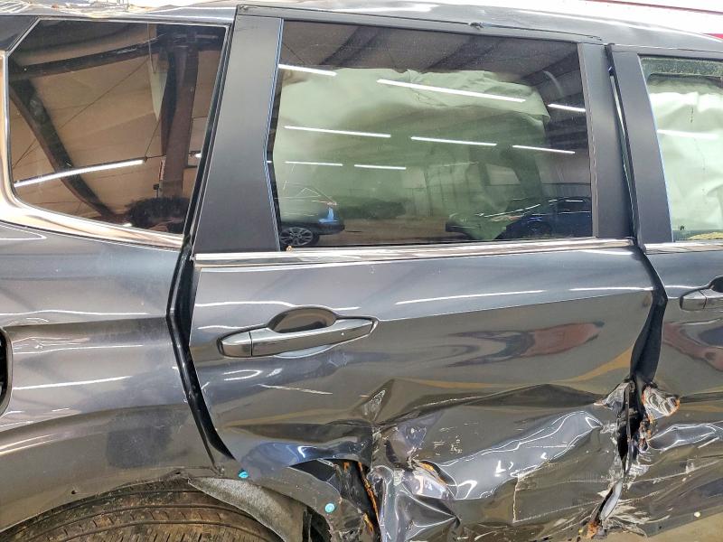 Фото 10 - MITSUBISHI OUTLANDER