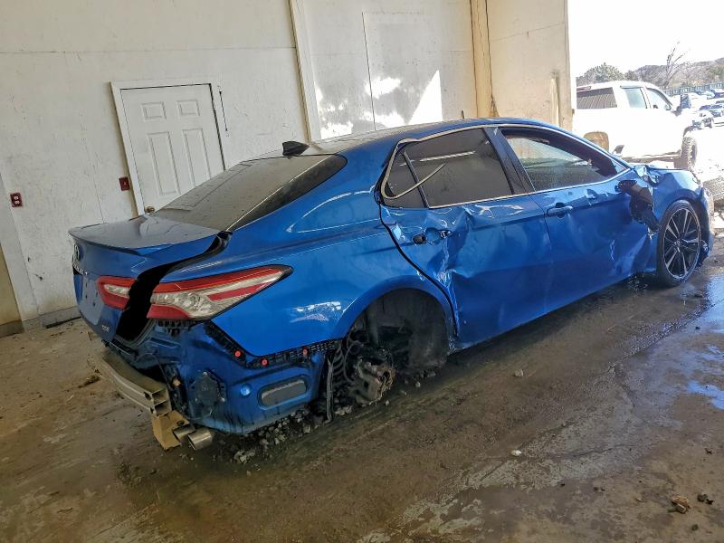 Фото 3 - TOYOTA CAMRY