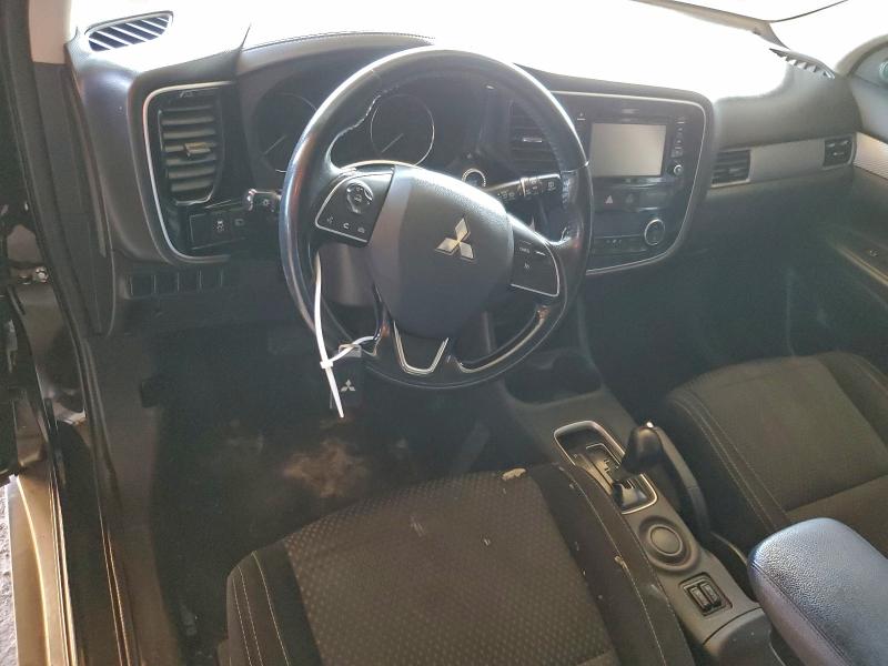 Фото 8 - MITSUBISHI OUTLANDER