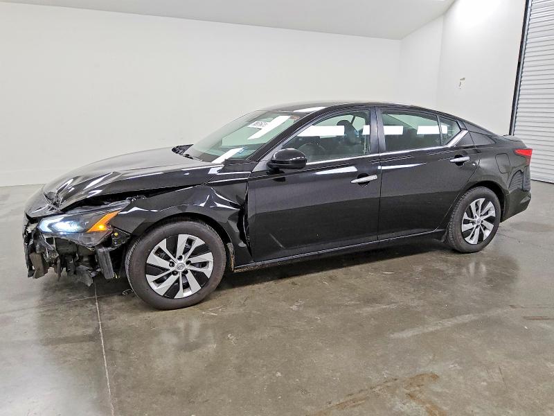 Фото 1 - NISSAN ALTIMA