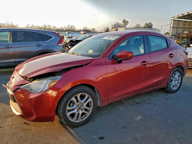 Фото 1 - TOYOTA YARIS