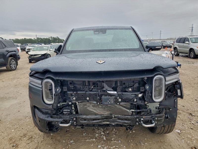 RIVIAN RIT 2025 VIN 7FCTGBAA7SN041690