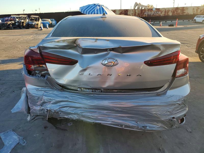 Фото 6 - HYUNDAI ELANTRA