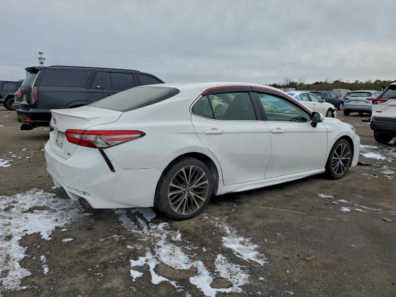 Фото 3 - TOYOTA CAMRY