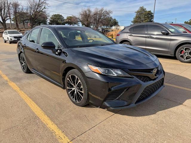 Фото 1 - TOYOTA CAMRY