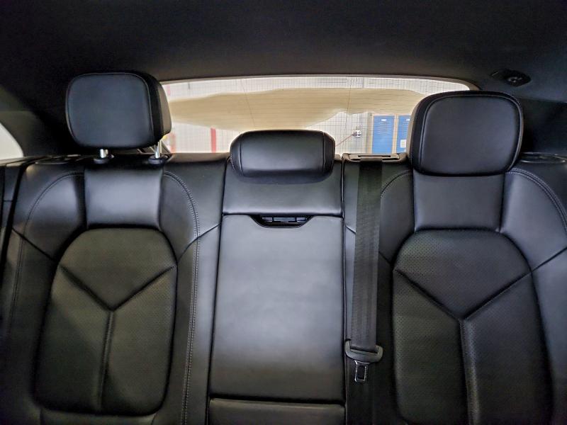 Фото 10 - PORSCHE MACAN