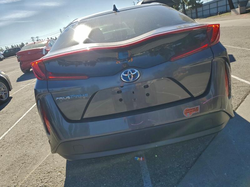 Фото 6 - TOYOTA PRIUS