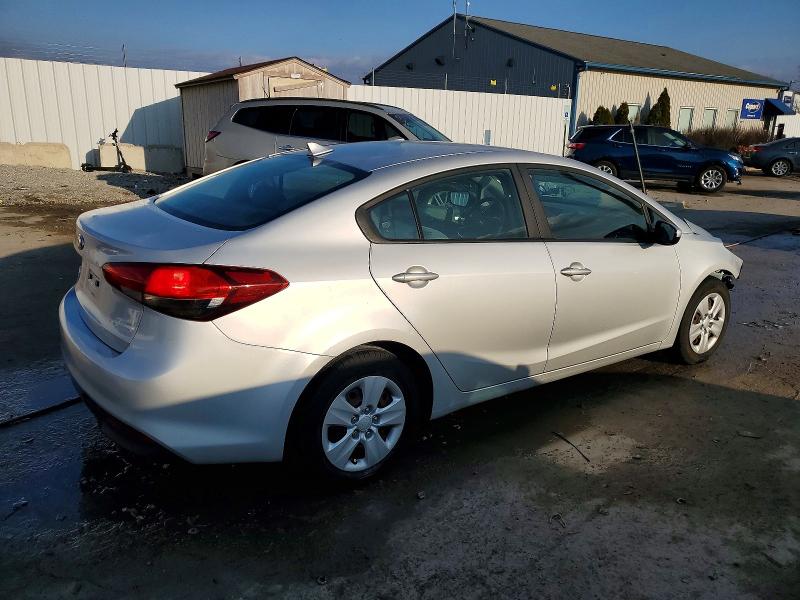 Фото 3 - KIA FORTE