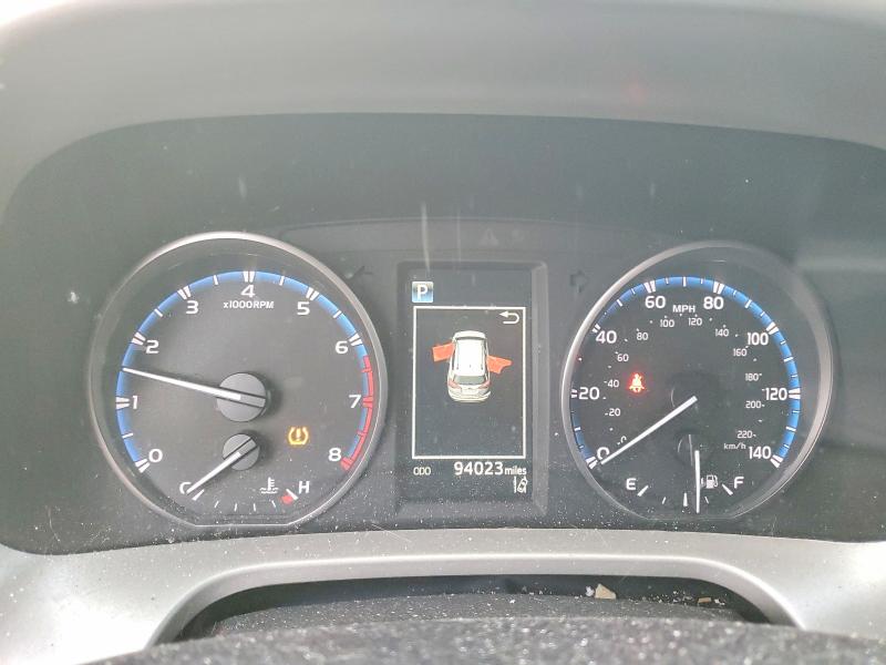 Фото 9 - TOYOTA RAV4