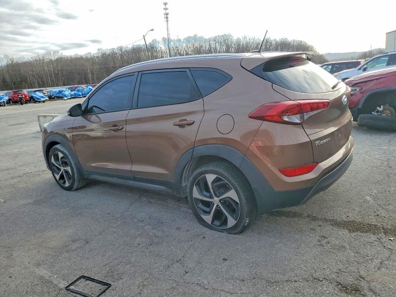 Фото 2 - HYUNDAI TUCSON