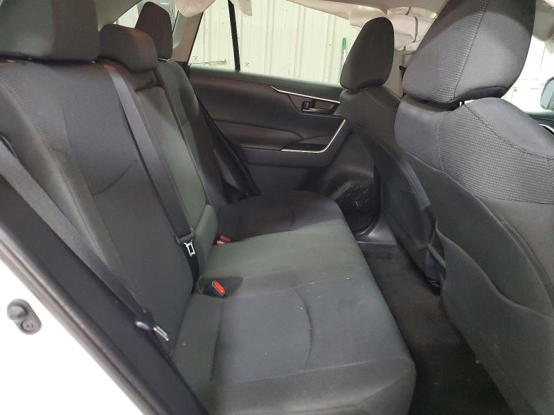 Фото 10 - TOYOTA RAV4