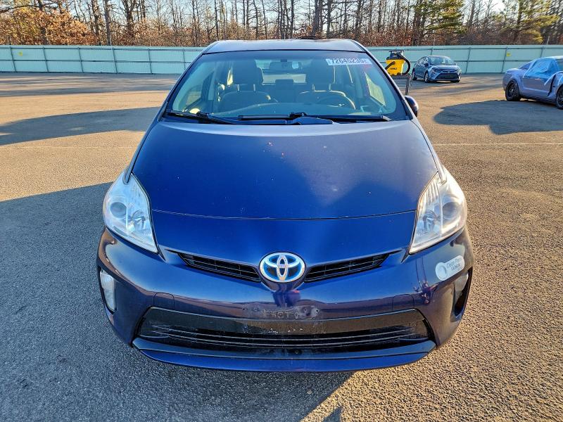 Фото 5 - TOYOTA PRIUS