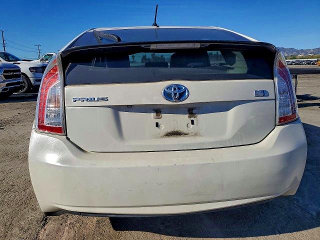 Фото 6 - TOYOTA PRIUS