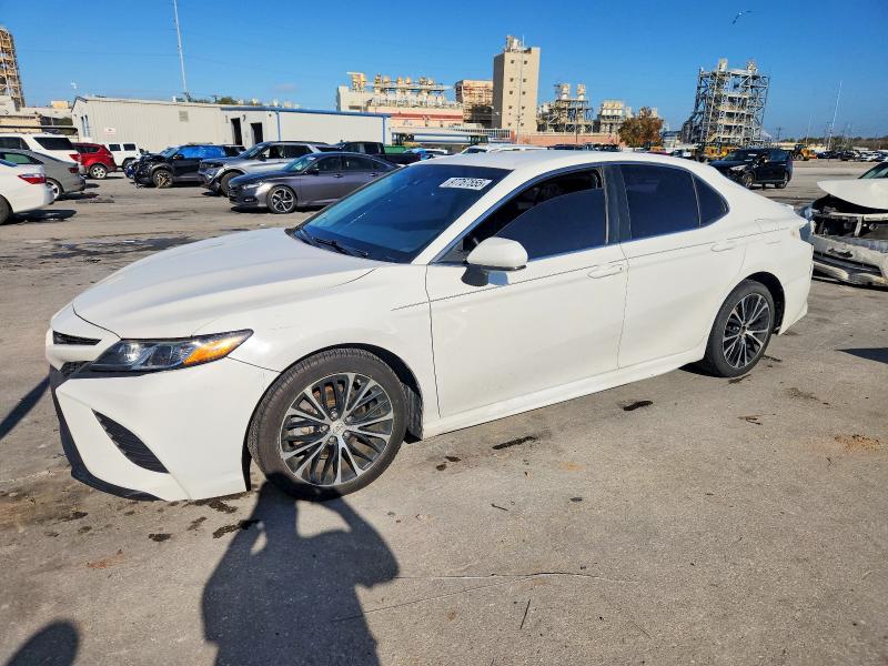 Фото 1 - TOYOTA CAMRY