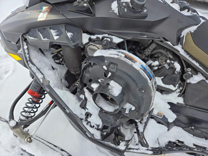 SKI-DOO SNOWMOBILE 2022