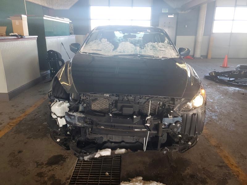 Фото 5 - MAZDA 3