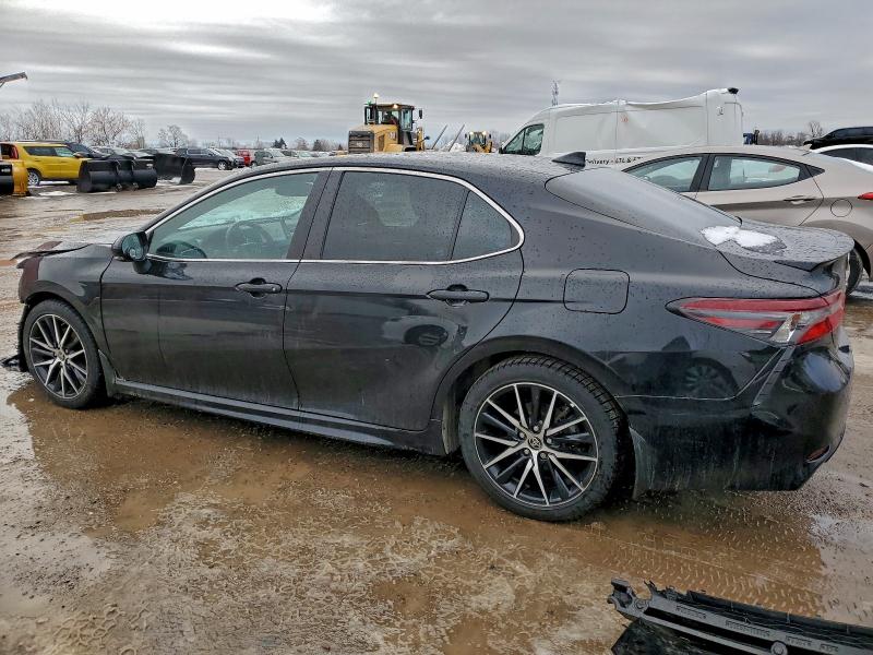 Фото 2 - TOYOTA CAMRY