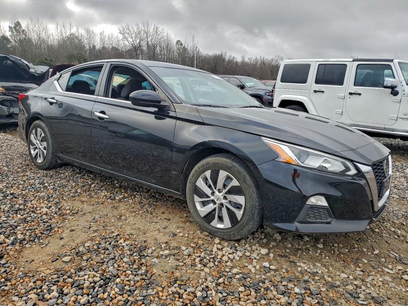 Фото 4 - NISSAN ALTIMA