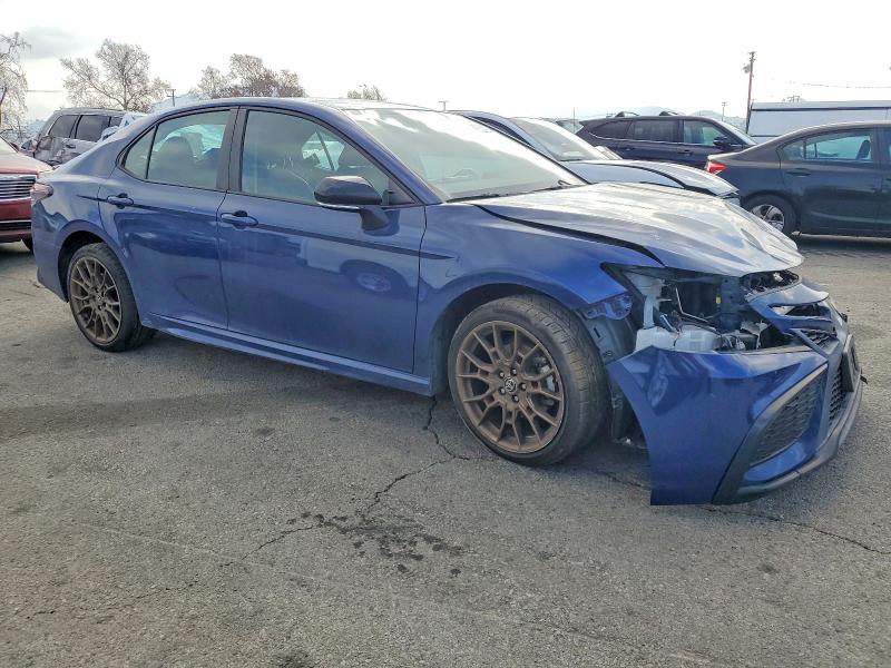 Фото 4 - TOYOTA CAMRY