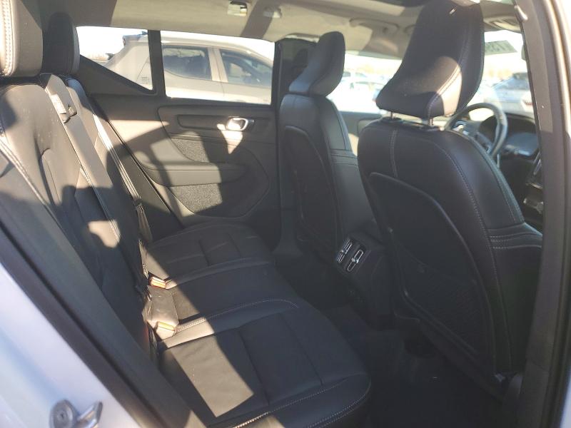 VOLVO XC40 CORE 2025 VIN YV4L12UJ5S2576566