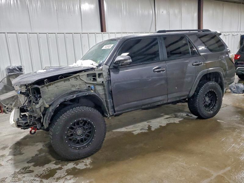 Фото 1 - TOYOTA 4RUNNER