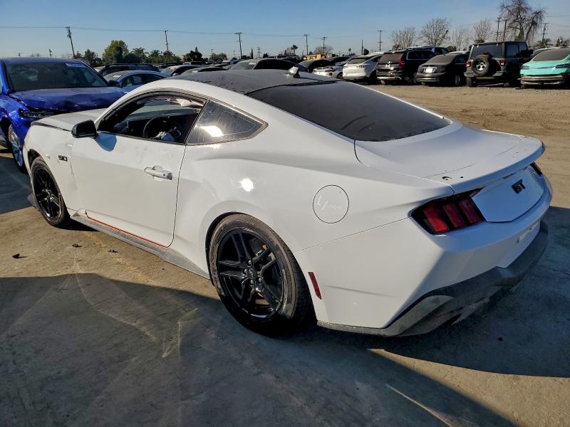 Фото 2 - FORD MUSTANG