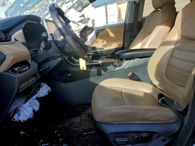 Фото 7 - TOYOTA RAV4