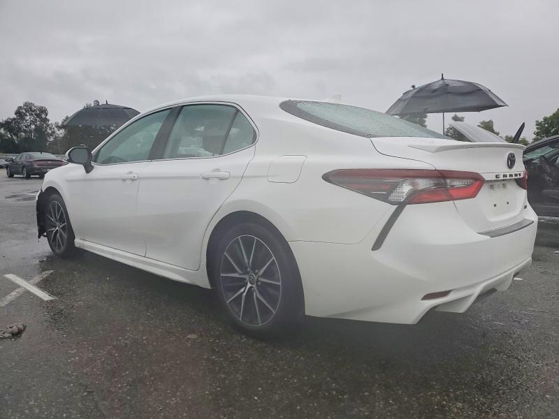 Фото 2 - TOYOTA CAMRY