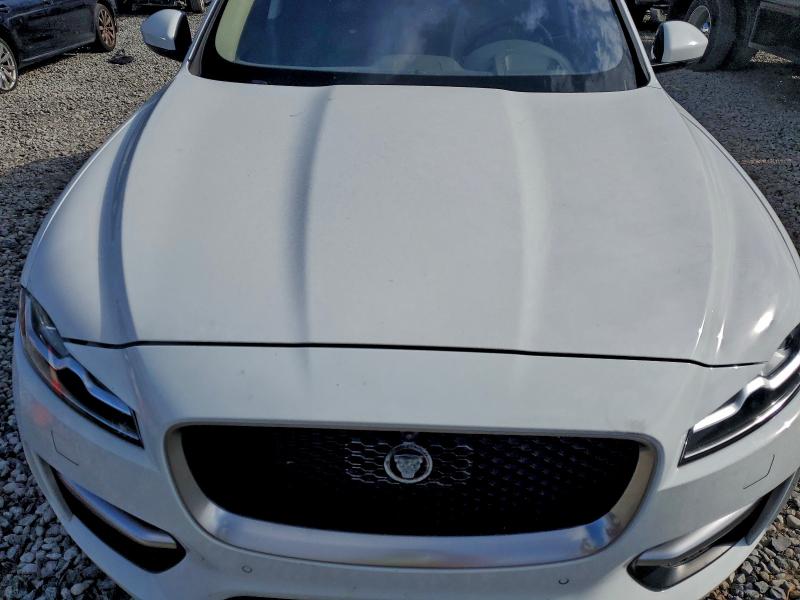 Фото 11 - JAGUAR F-PACE