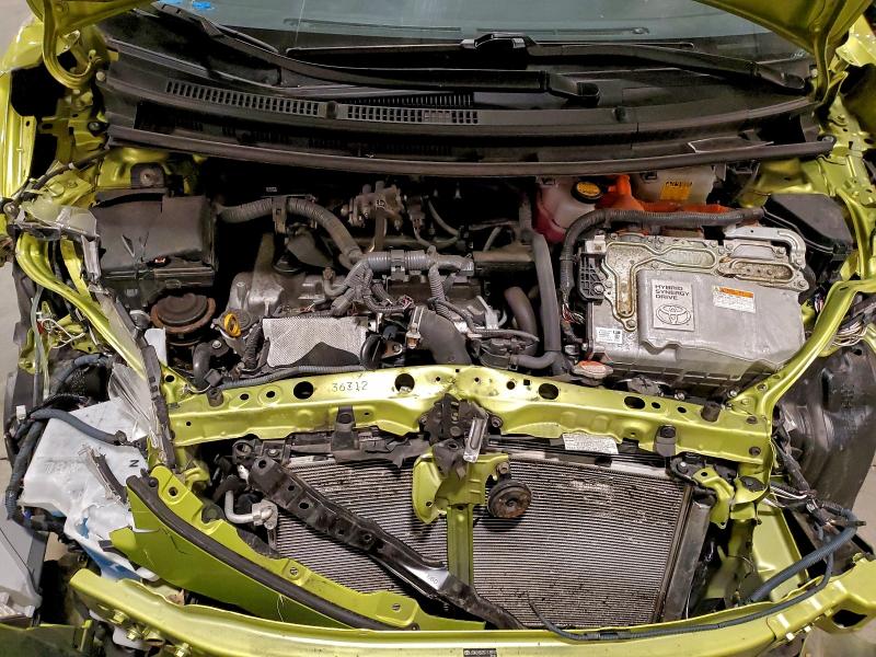 Фото 11 - TOYOTA PRIUS