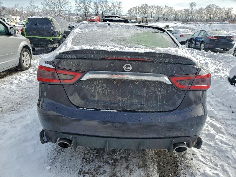 Фото 6 - NISSAN MAXIMA