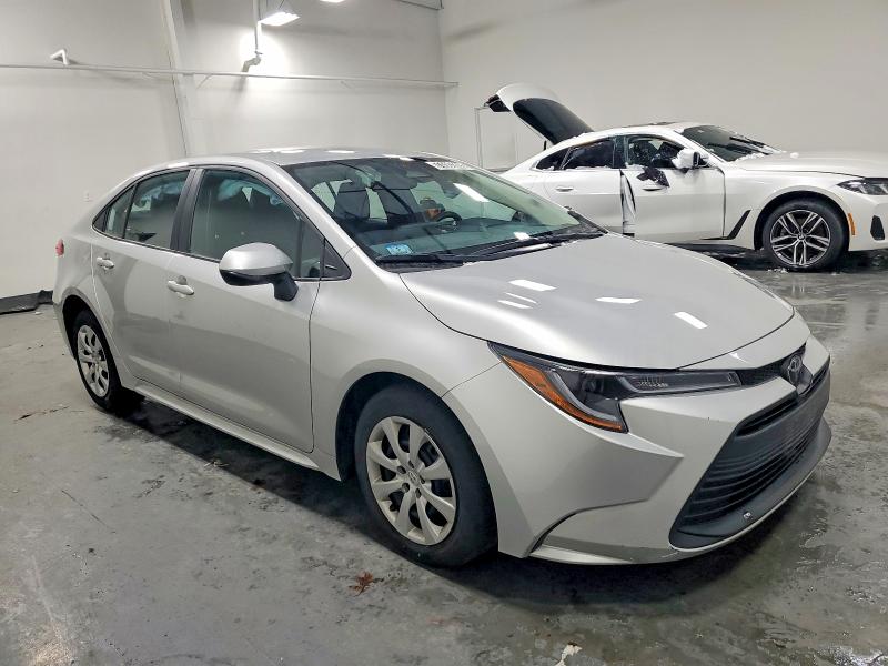 Фото 4 - TOYOTA COROLLA