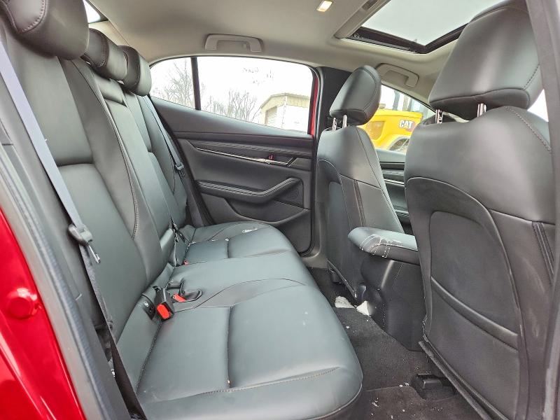 Фото 10 - MAZDA 3