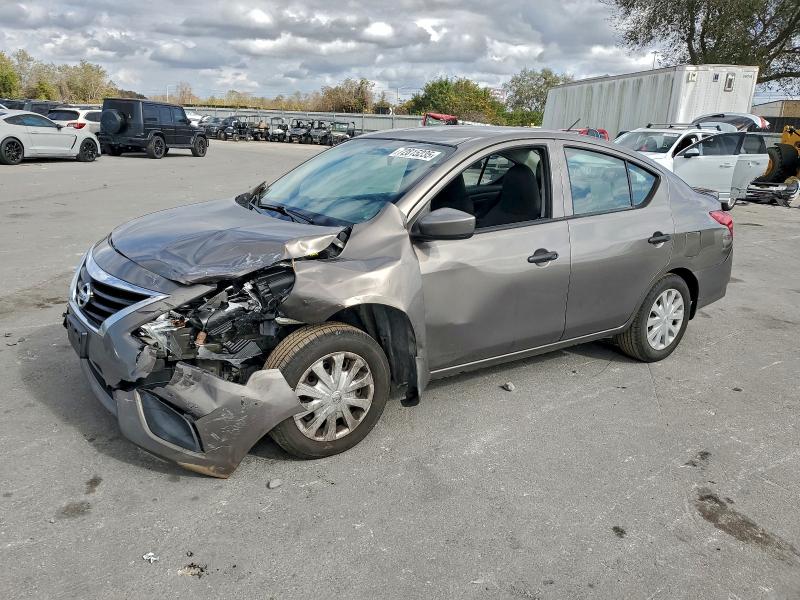 Фото 1 - NISSAN VERSA