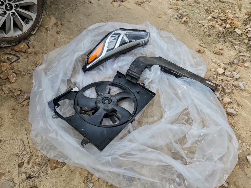 Фото 12 - HYUNDAI ELANTRA