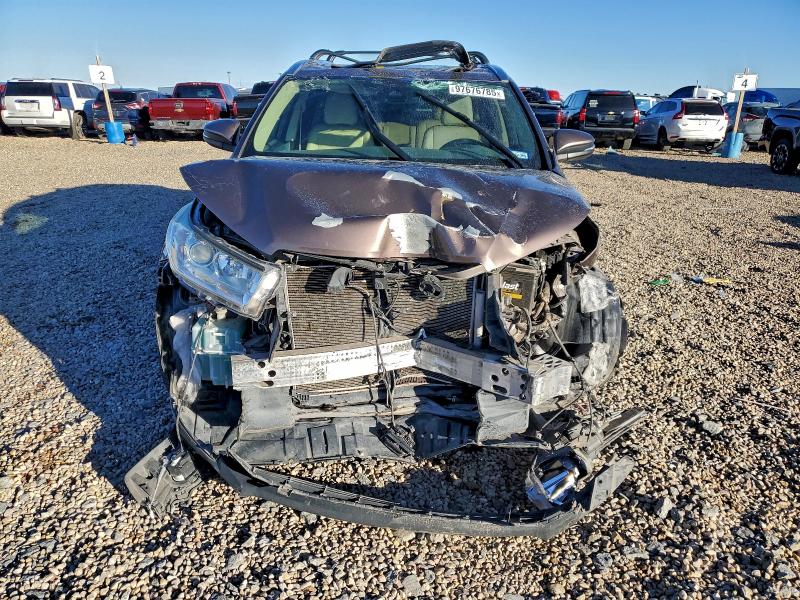 Фото 5 - TOYOTA HIGHLANDER