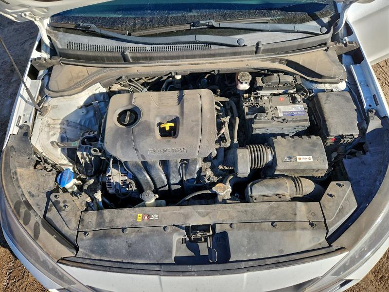 Фото 11 - HYUNDAI ELANTRA