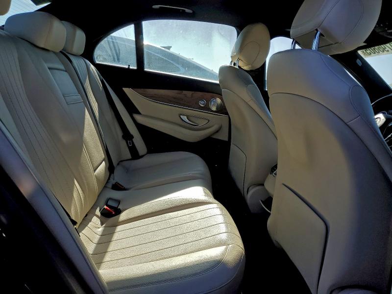 Фото 10 - MERCEDES-BENZ E-CLASS