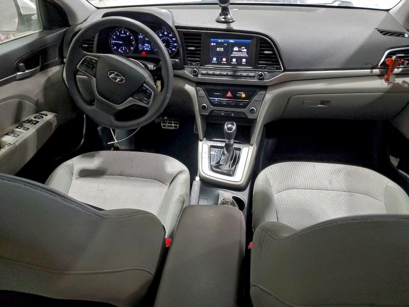 Фото 8 - HYUNDAI ELANTRA