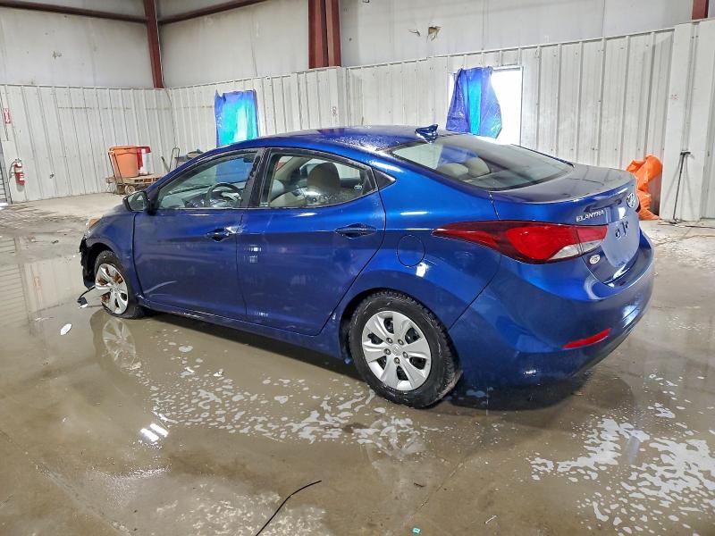 Фото 2 - HYUNDAI ELANTRA