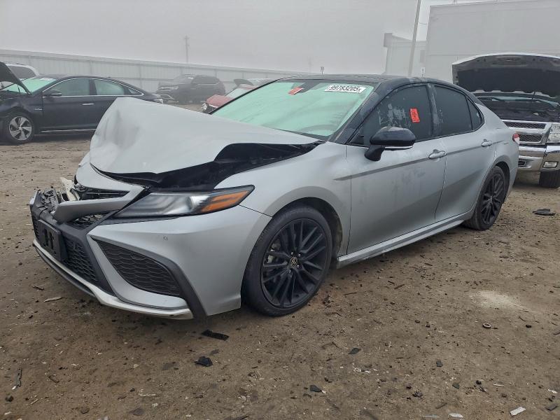 Фото 1 - TOYOTA CAMRY