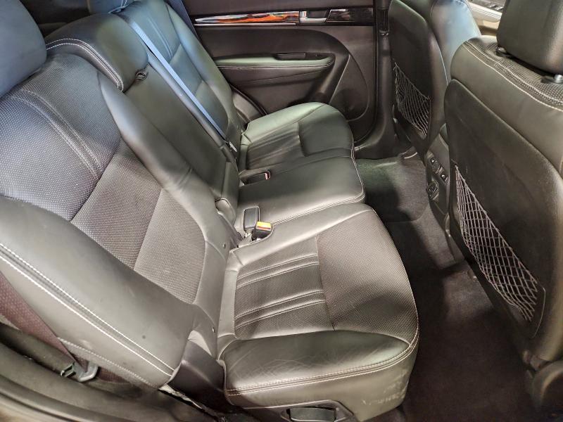 Фото 10 - KIA SORENTO