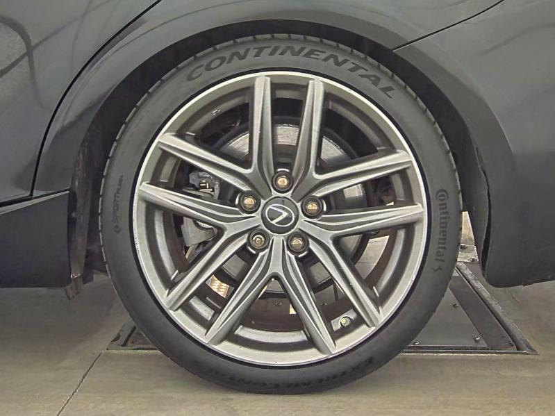 Фото 12 - LEXUS IS