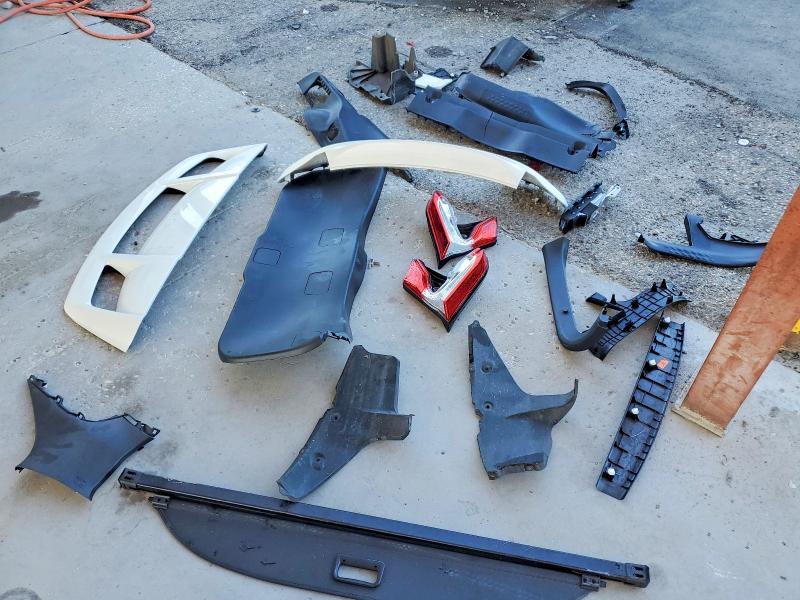 Фото 13 - TOYOTA C-HR