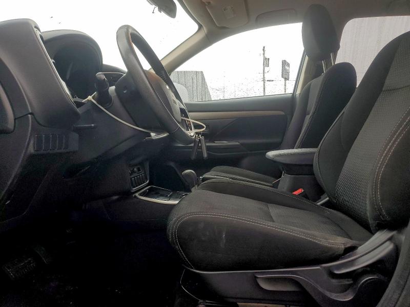 Фото 7 - MITSUBISHI OUTLANDER