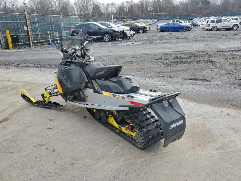 SKI-DOO SNOWMOBILE 2019