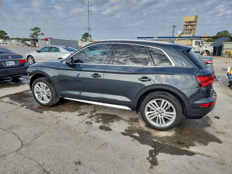 Фото 2 - AUDI Q5